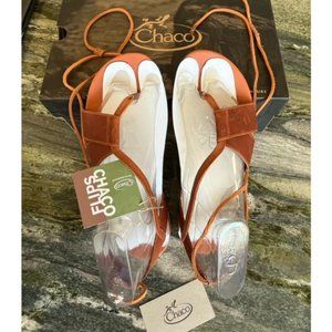 CHACO Sage Sandals 9 NWT & Box